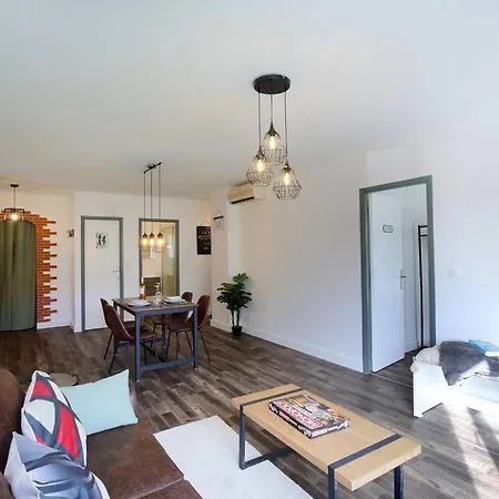 Coeur De Briquettes Apartment *
